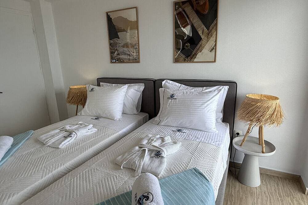 Foto 7 von 30: Newly renovated luxury apartment on the beach with large sea front patio