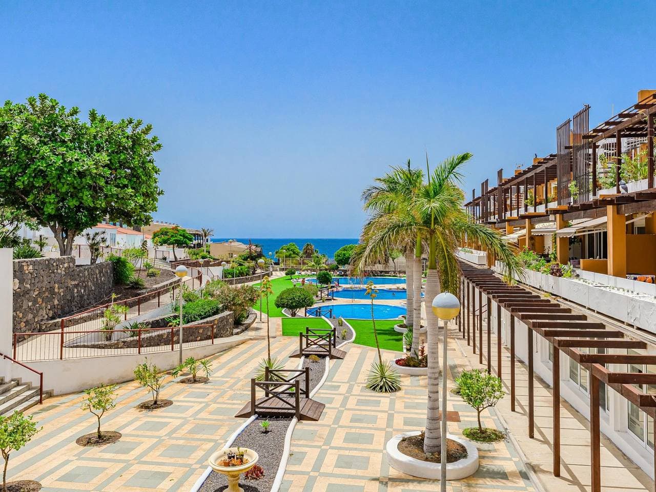 Oase mit Meerblick - Pool, Terrasse, WiFi, 200m zum Strand 1