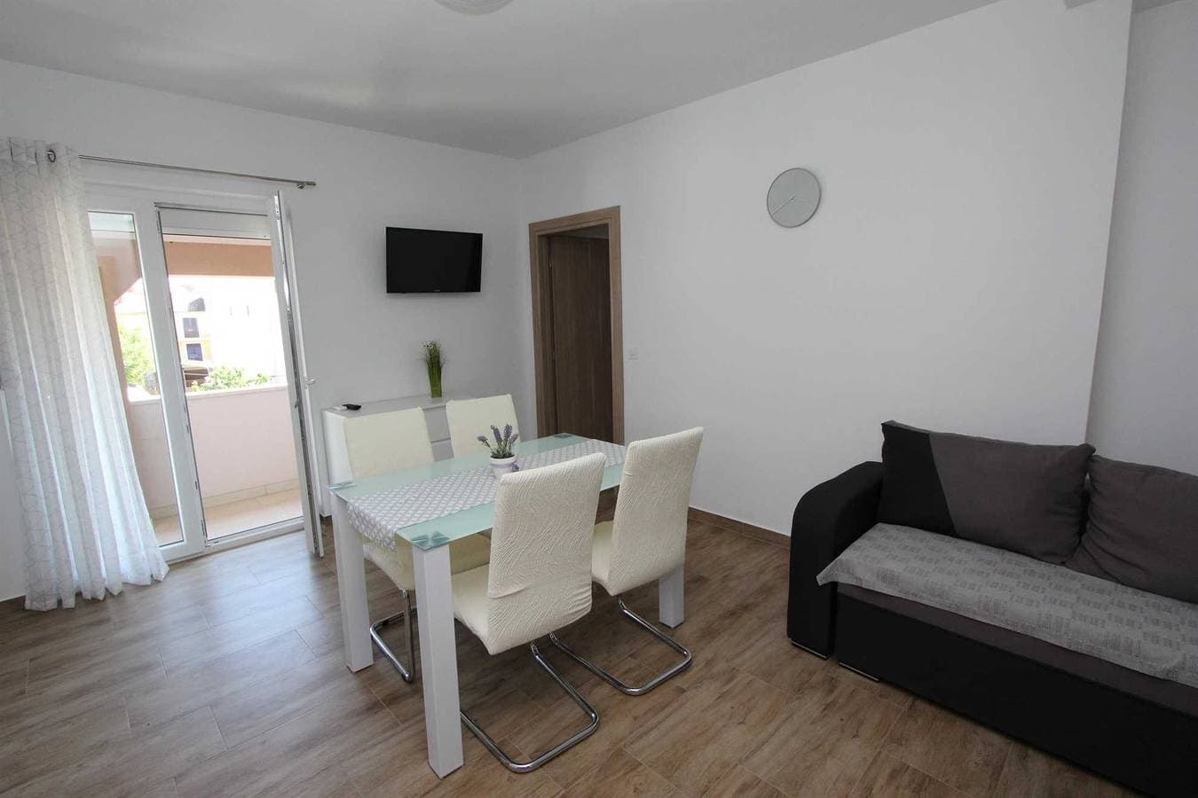 Eni Ferienwohnung mit 1 Schlafzimmer 2 (Luka) 1