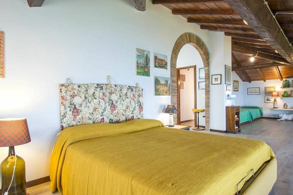 Foto 2 von 30: Wunderbares alleinstehendes Ferienhaus mit  W-Lan, TV, Innenhof und Haustiere erlaubt