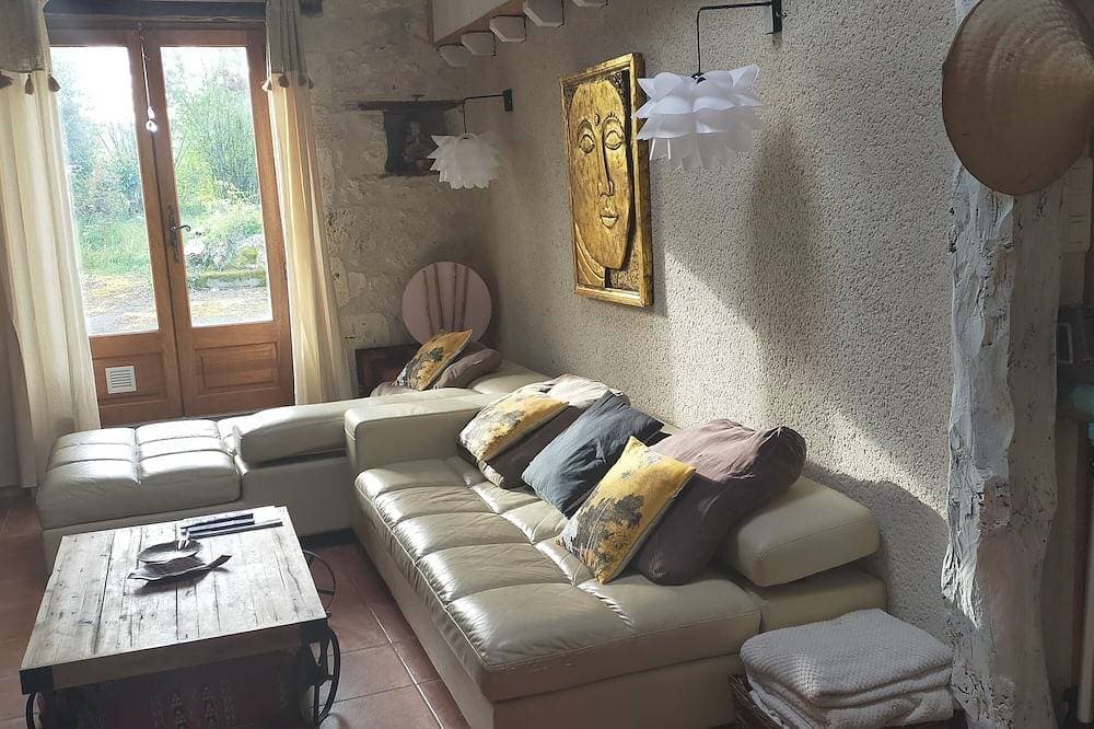 Foto 9 von 18: Renovated country house large intimate fenced park private swimming pool jacuzzi