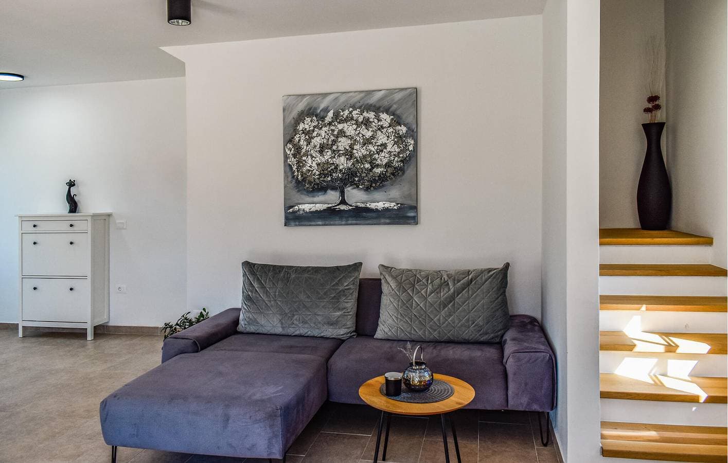 Foto 10 von 24: Charmante 2-Zimmer-Wohnung mit Terrasse und guter Infrastruktur in der Nähe von Montrin