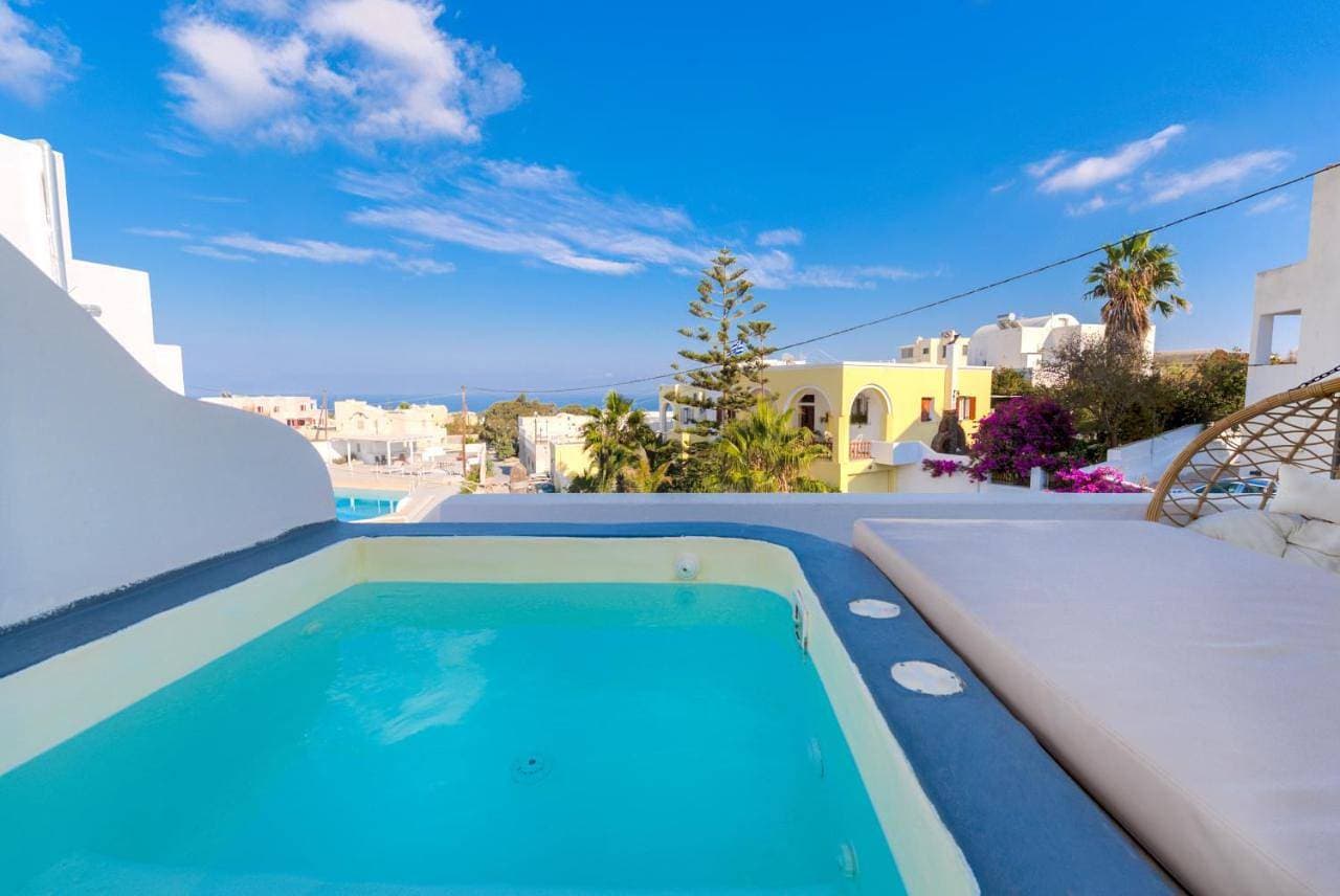 The Muses of Santorini Private Jacuzzi Suites 1