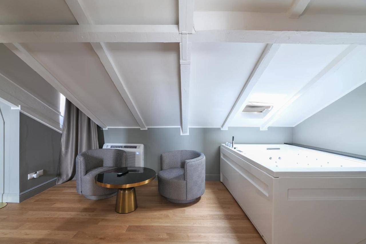 Foto 13 von 40: Suite with Spa Bath