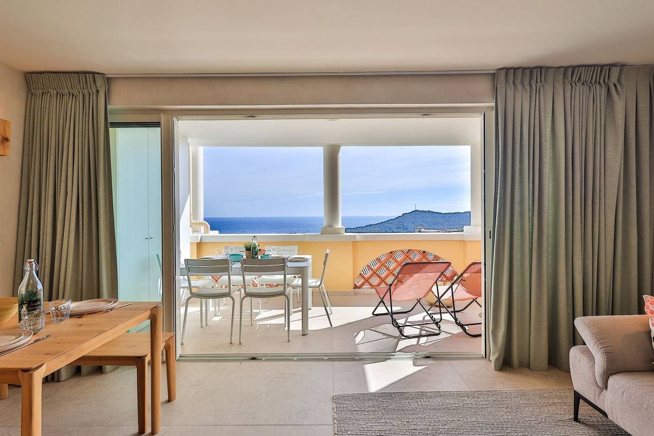 Foto 5 von 24: Modernes stilvolles Apartment für 4 Personen im Cap Esterel mit Meerblick