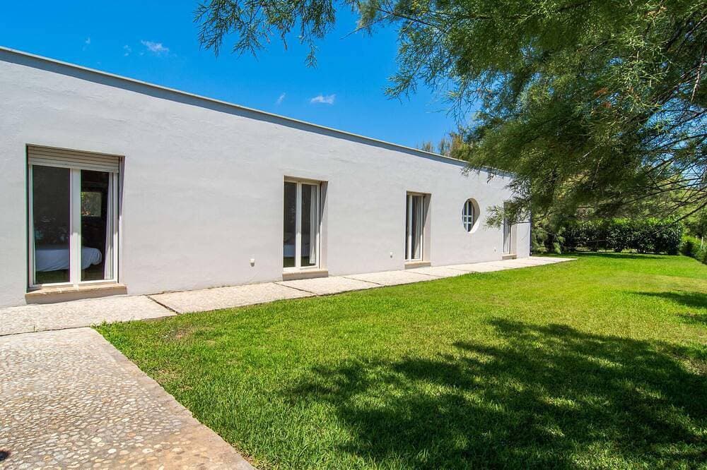 Foto 9 von 30: Wunderschönes Haus in Port Verd mit privatem Swimmingpool, der sowohl drinnen.