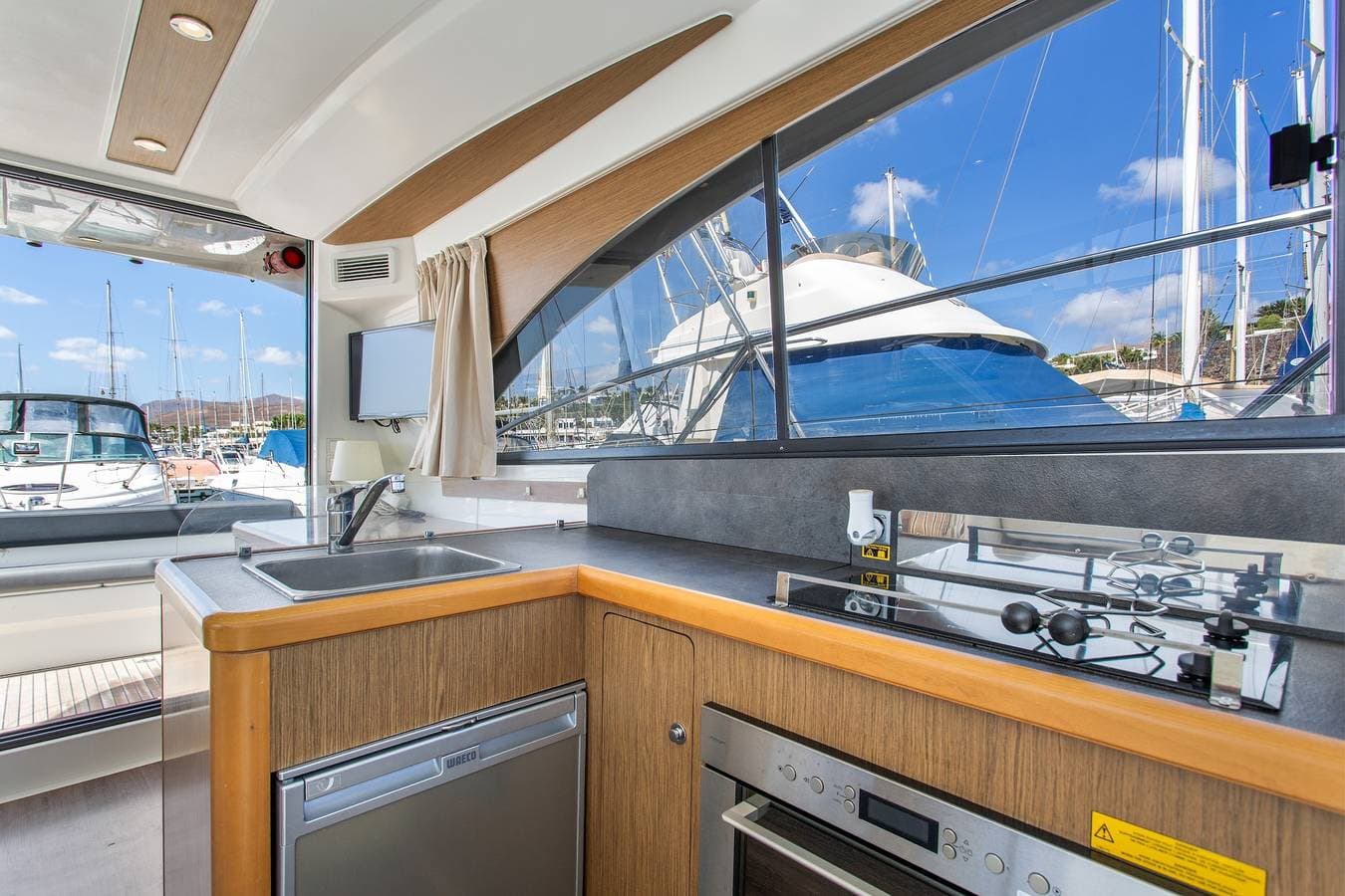 Foto 5 von 28: 'Charmante Yacht' mit Meerblick, WLAN und Klimaanlage