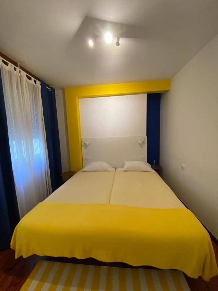 Foto 6 von 6: Twin Room with Shared Bathroom