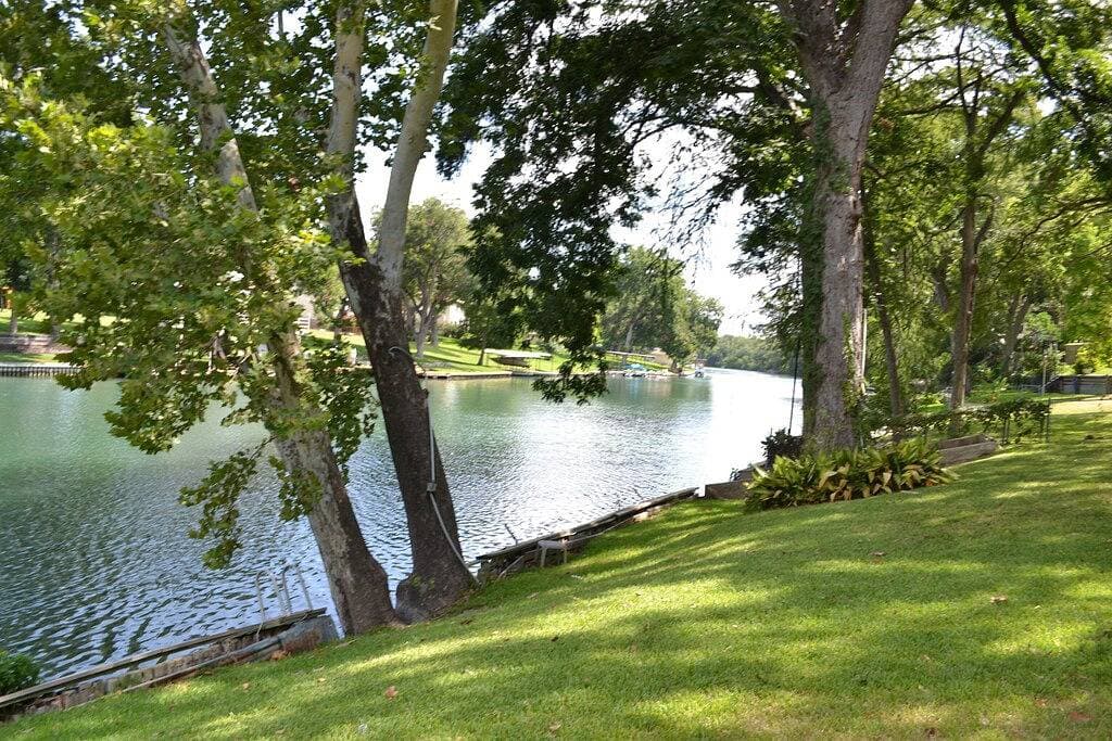 Foto 10 von 26: Cottage am Wasser - Privates Gästehaus mit Whirlpool