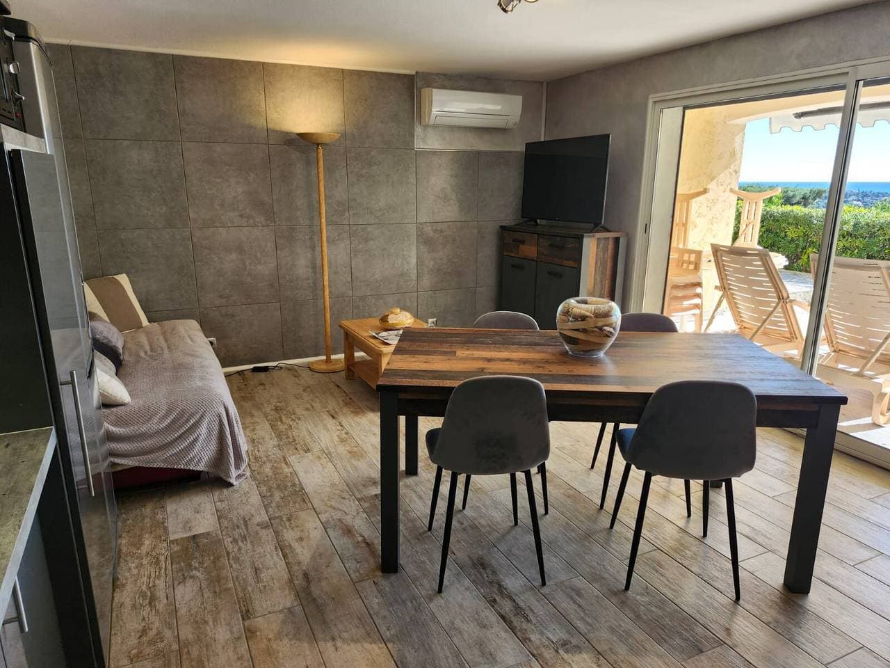 Foto 10 von 33: Ferienwohnung 'Appart Rez De Jardin Vue Mer' mit Meerblick, privater Terrasse & WLAN