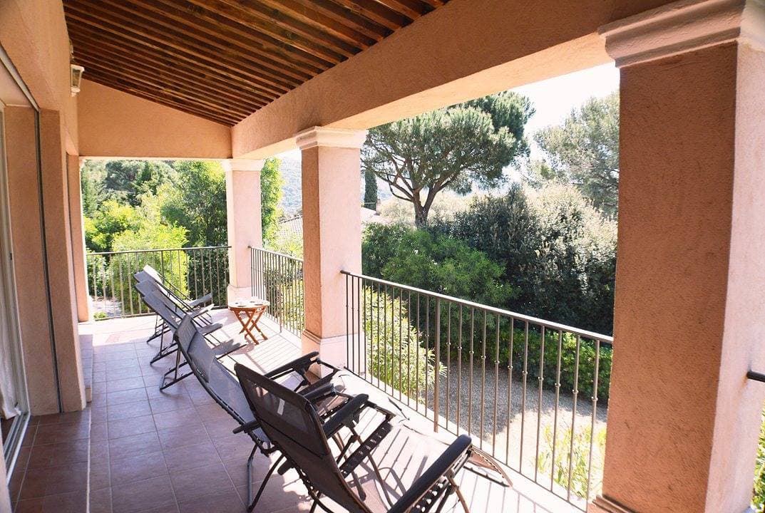 Foto 13 von 21: Villa für 6 Personen mit Terrasse