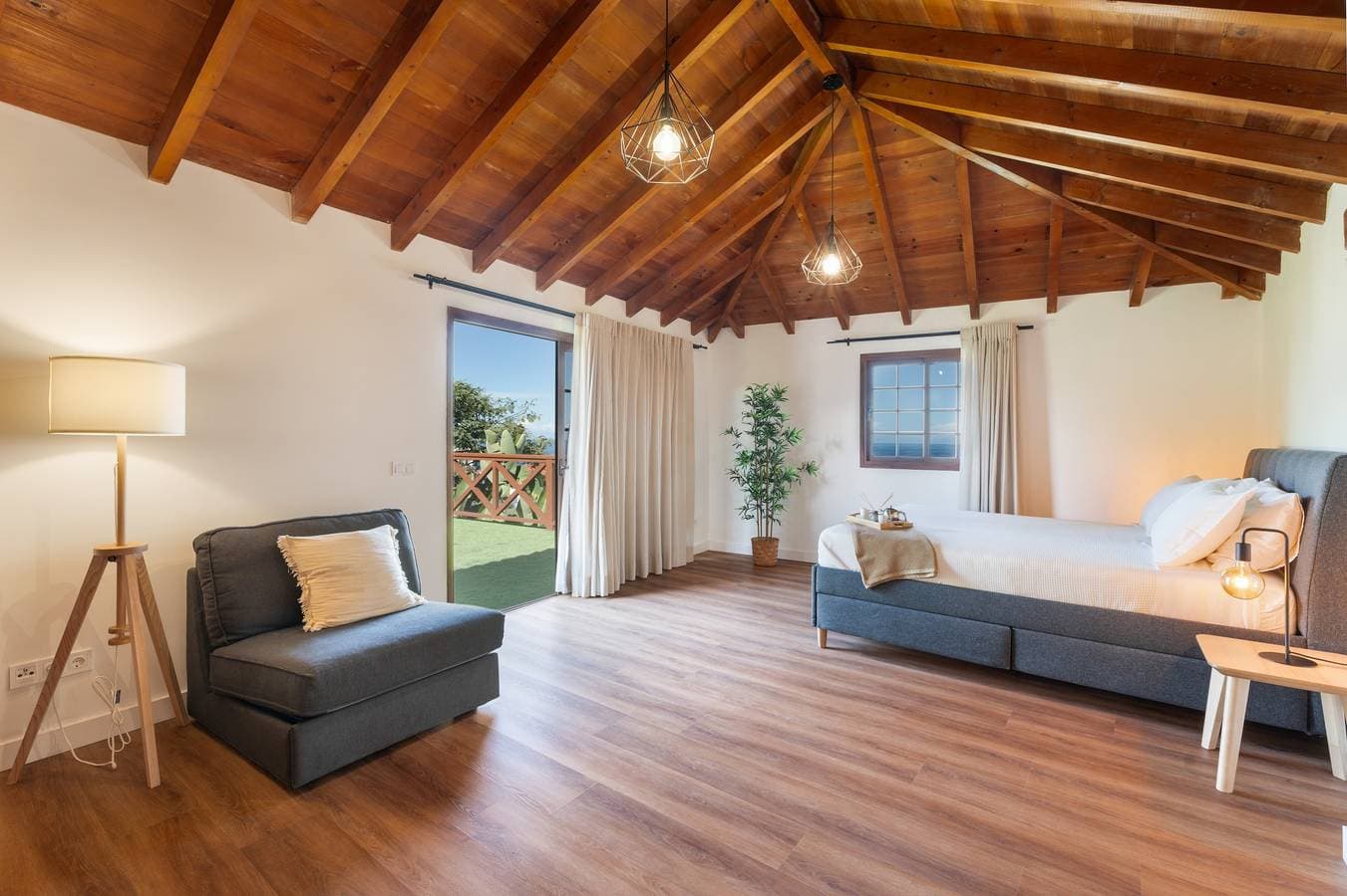Foto 8 von 34: Villa 'Gardel - Suite' mit Meerblick, Teideblick, Gemeinschaftspool und WLAN