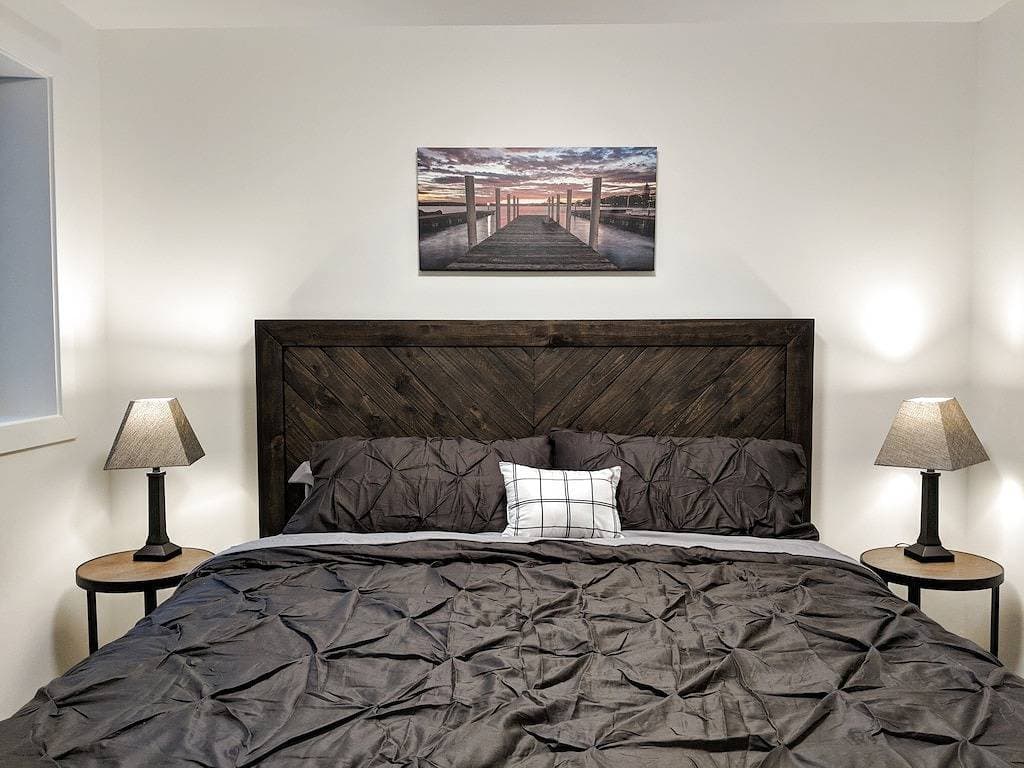 Foto 5 von 21: Entzückende brandneue 1-Zimmer-Wohnung in der Innenstadt von Traverse City