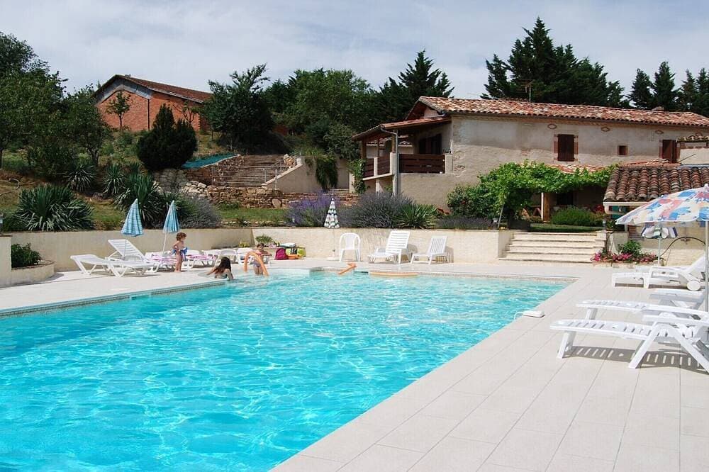 Juli Promotion Gite Mit Schwimmbad Lou Granier 1