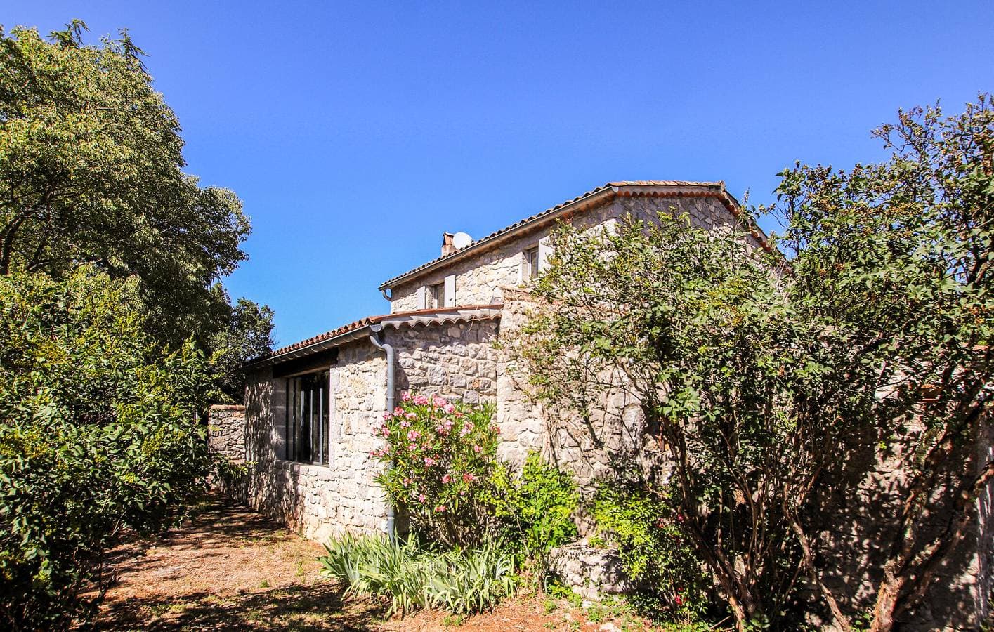 Foto 6 von 24: Reizende Ferienunterkunft mit 2 Schlafzimmern und Garten in der Nähe von Saint-Alban-Auriolles
