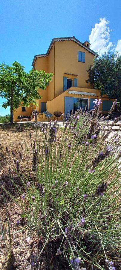 Foto 5 von 33: Three-Bedroom House
