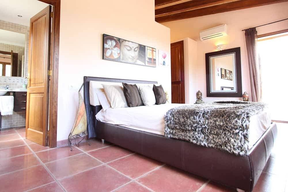 Foto 4 von 30: Villa Puerto Adriano mit privatem Pool und 5 Gehminuten vom Strand entfernt