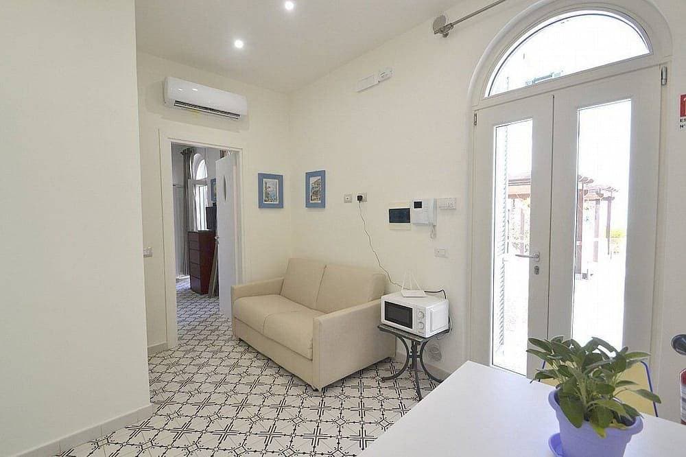 Foto 13 von 19: Villa Elicona A: A welcoming apartment situated in a central location, at a short distance from the Cathedral of Ravello, with Free Wi-Fi.