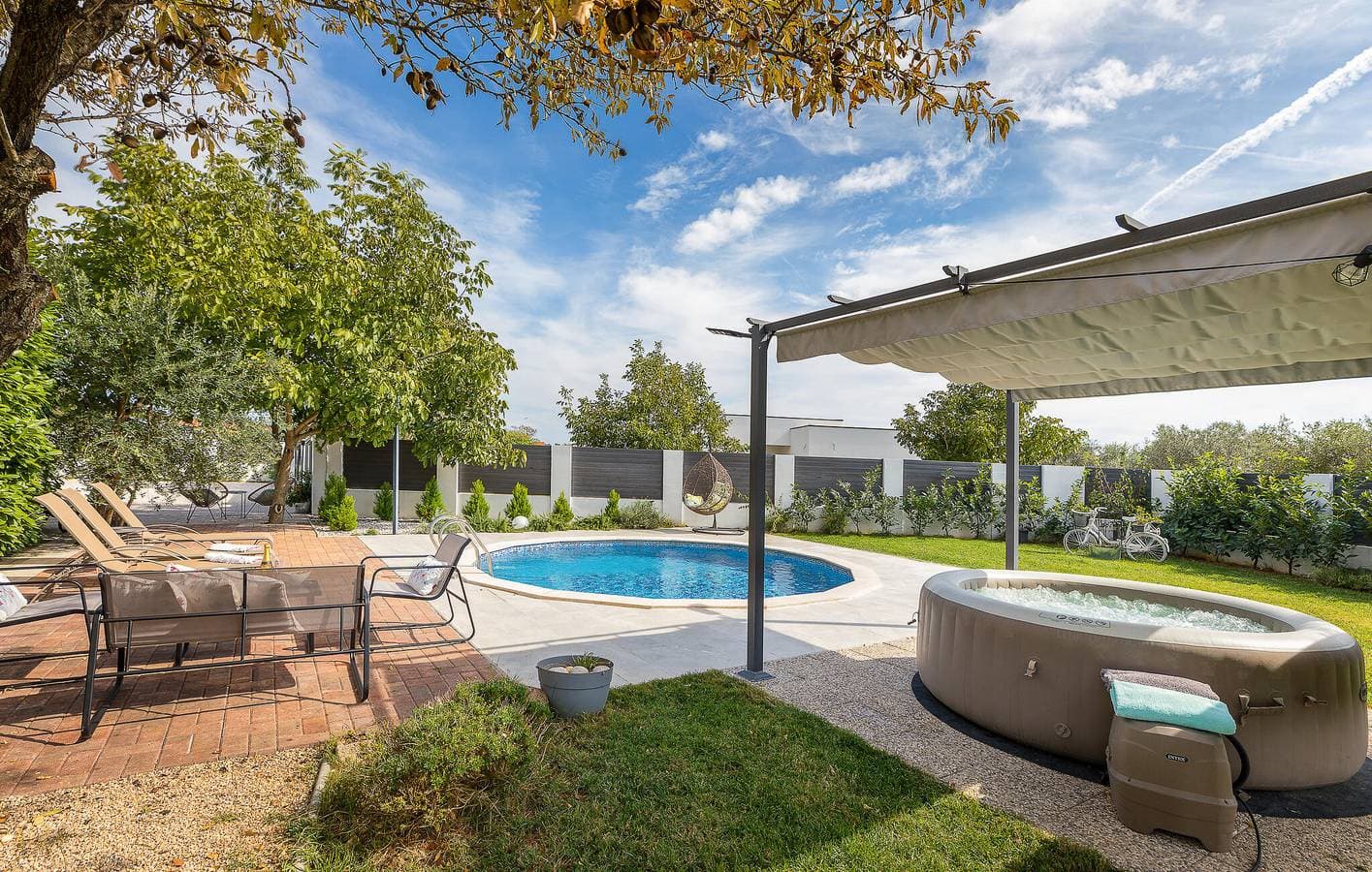 Foto 3 von 37: Charmante Ferienwohnung in Vodnjan mit Pool, Terrasse und in der Nähe von Annehmlichkeiten