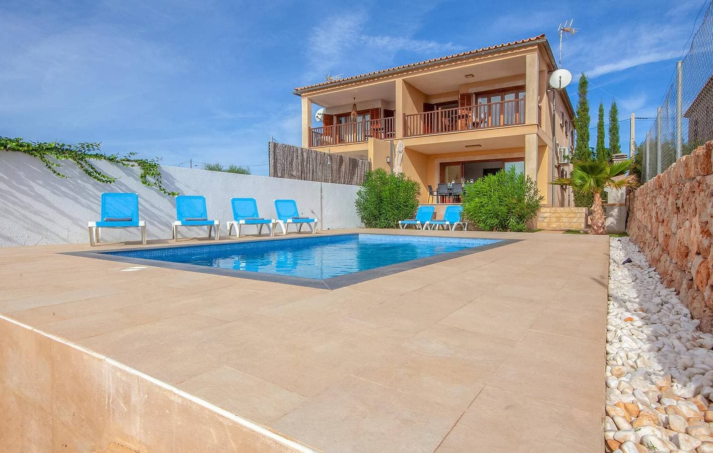 Foto 5 von 37: Apartment mit Meerblick, Pool, Terrasse und AC - 2,5 km zum Strand Cala Pi