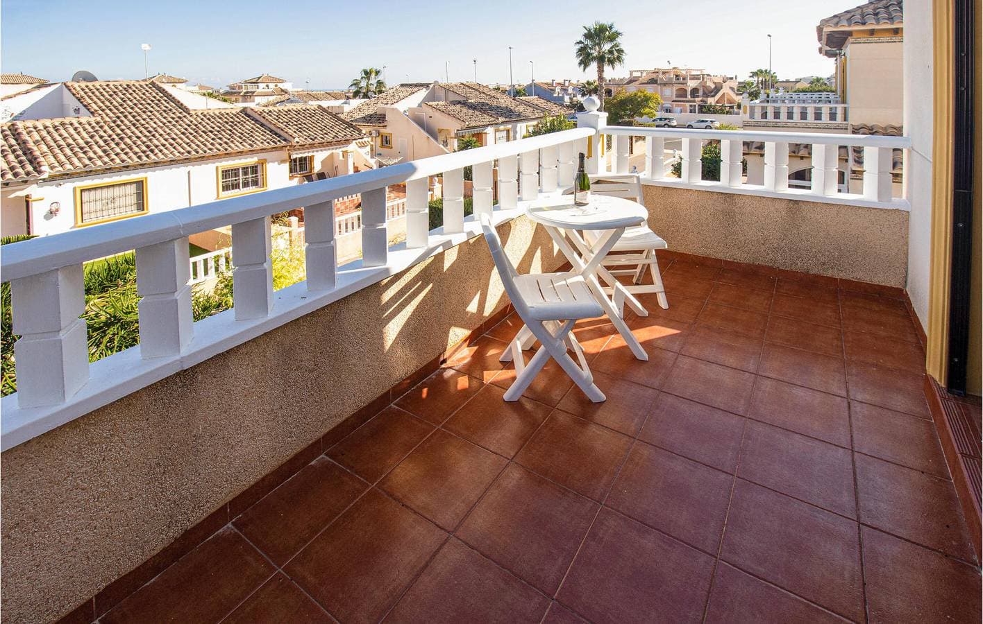 Foto 13 von 29: Klimatisiertes Apartment mit Parkplatz, Pool und Terrasse 1,5 km zum Strand