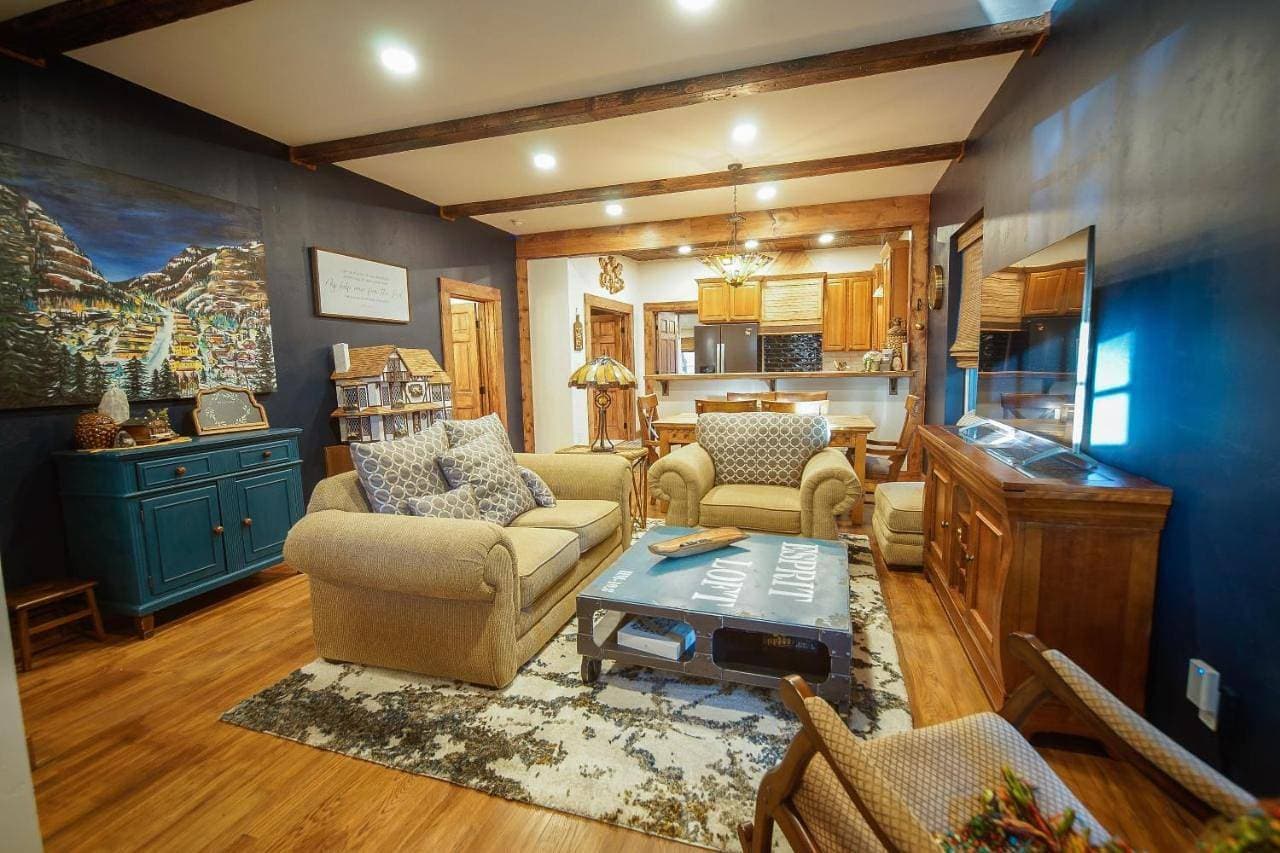 Cozy 3-Bedroom Grand Chalet 1