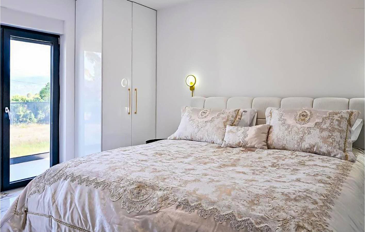 Foto 7 von 40: Ferienhaus für 14 Personen mit Pool