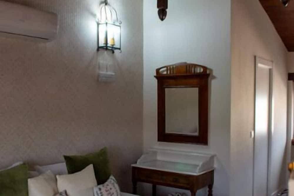 Foto 2 von 16: Las Parras Suite - room 6