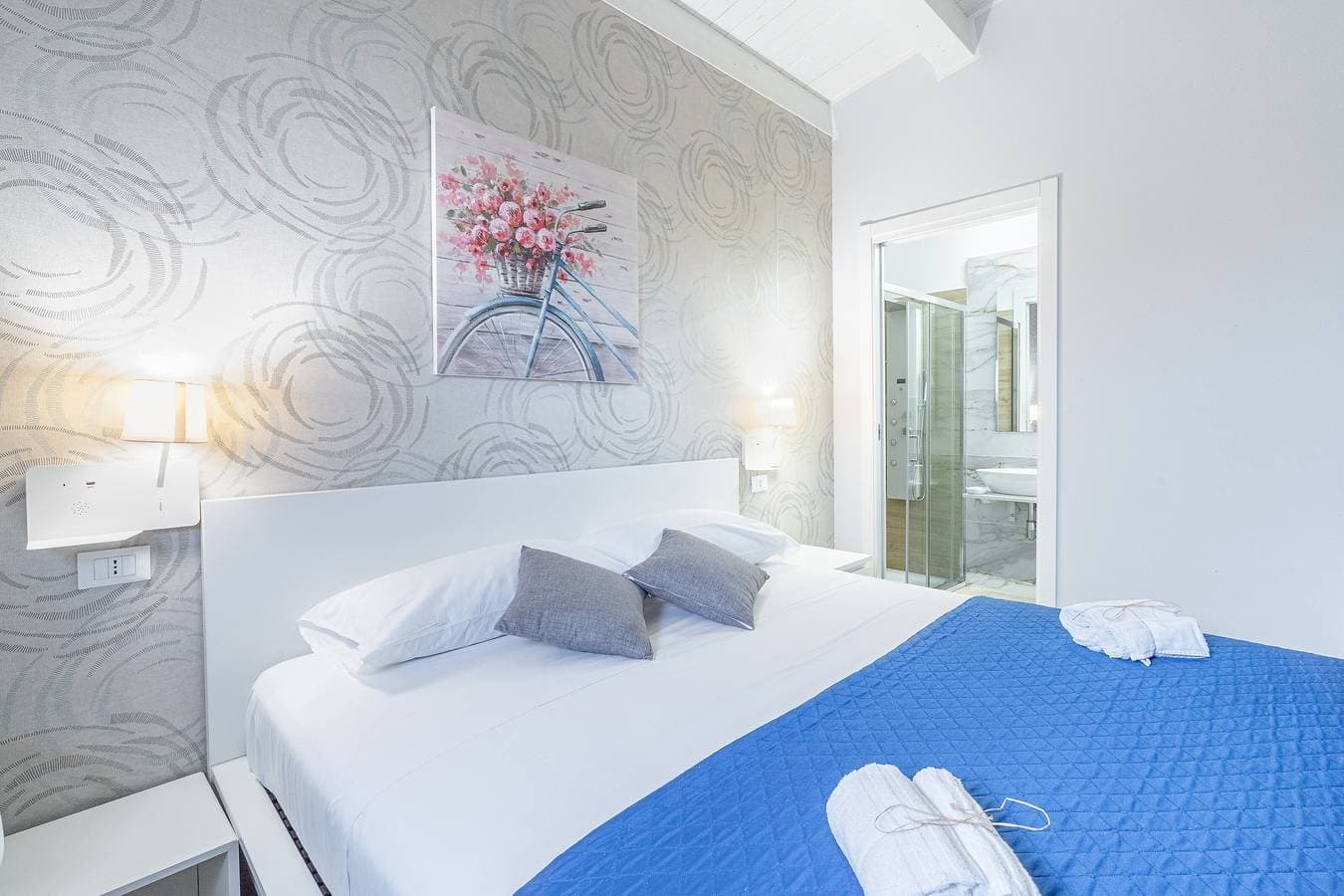 Foto 6 von 42: Zimmer 110 im 'Le Saline Rooms Marzamemi' mit WLAN und Klimaanlage
