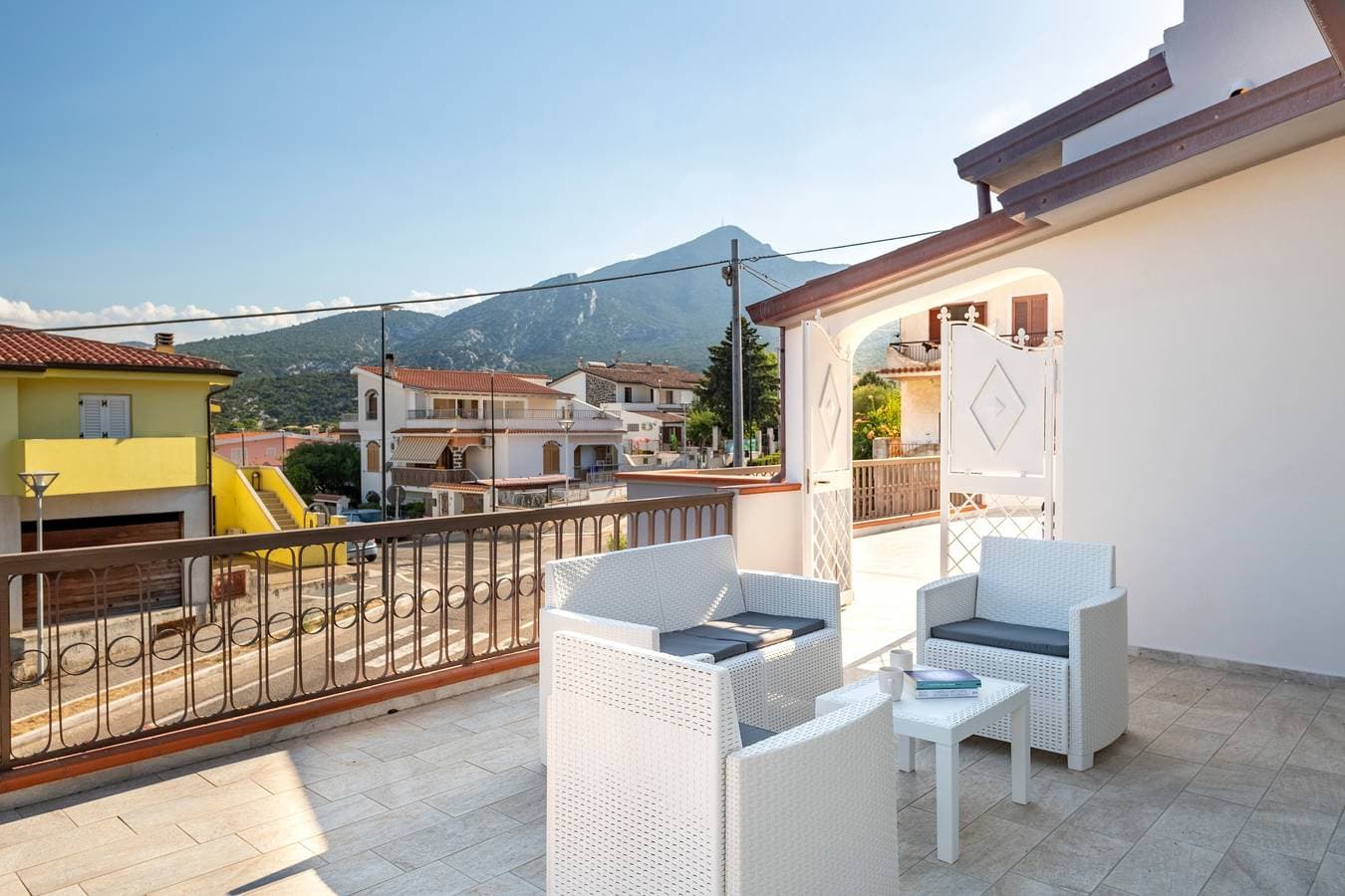 Foto 3 von 19: Ferienhaus "Cala Gonone 2 in Strandnähe mit Blick auf das Meer und die Berge, WLAN und Terrasse