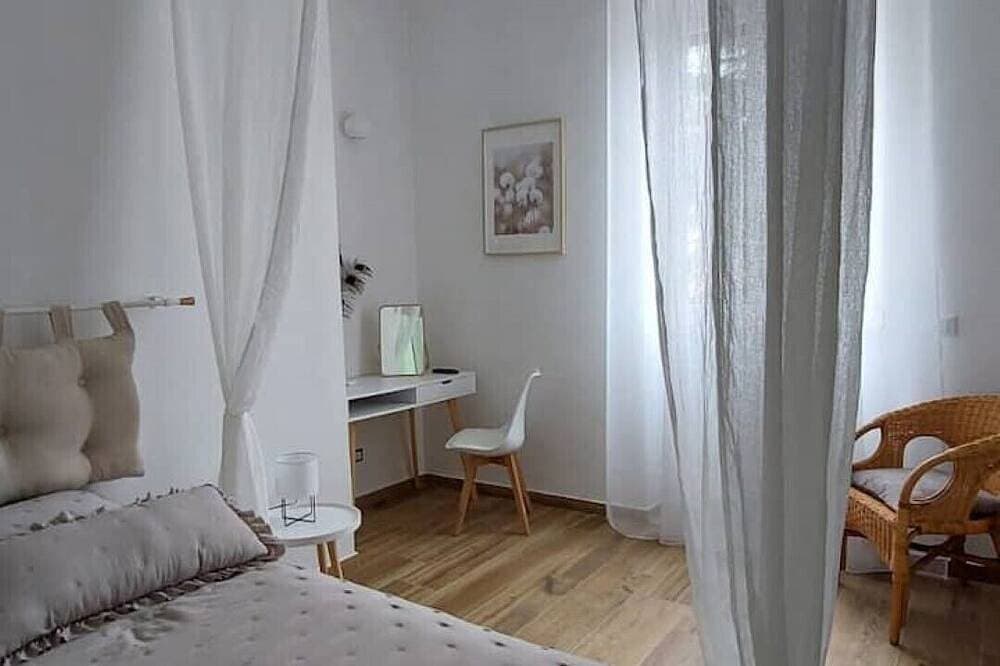 Foto 6 von 30: Enrica apartment, elegant, near the lake historic center free parking
