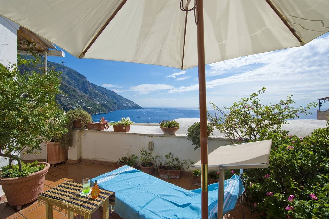 Foto 3 von 47: Villa für 6 Personen mit Balkon