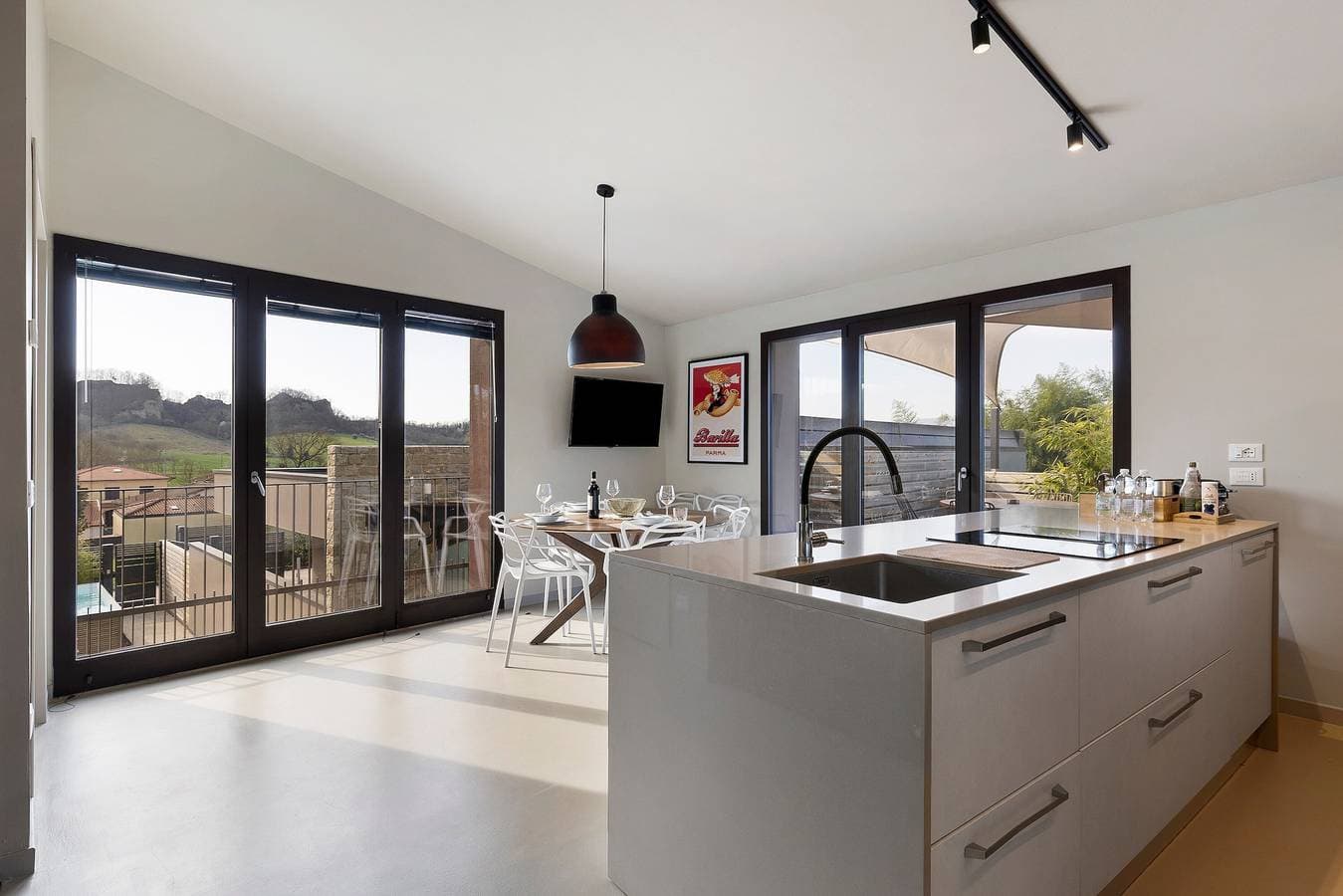 Foto 7 von 36: Ferienhaus 'Isola Degli Angeli' mit Bergblick, WLAN und Klimaanlage