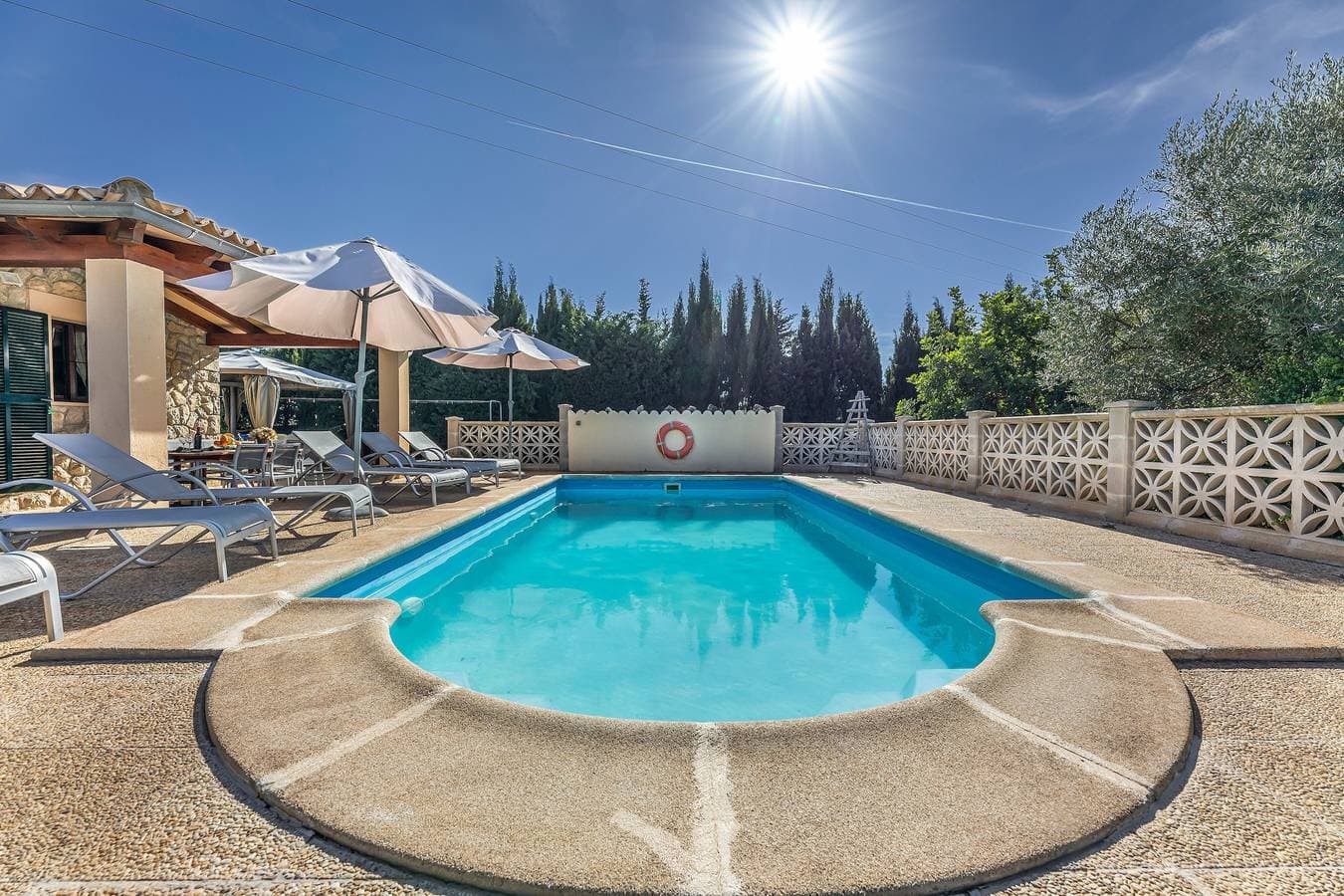 Foto 3 von 30: Villa "Can Antich" mit Bergblick, Pool, WLAN, Garten und Terrasse
