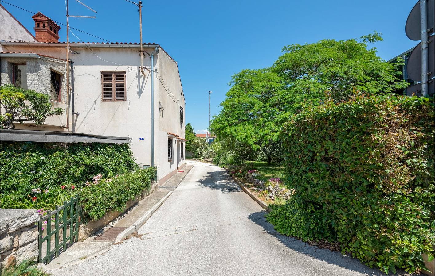 Foto 2 von 23: Gemütlich, 2,5 km von der Küste entfernt – moderne Wohnung mit Terrasse und kostenlosen Parkplätzen