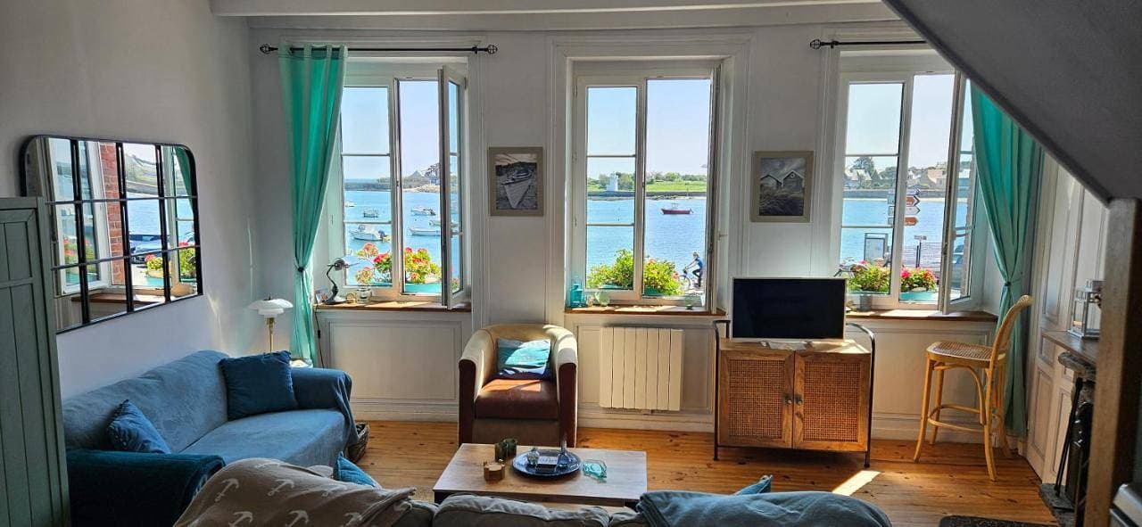 Appartement de charme en duplex face au port de Barfleur 1