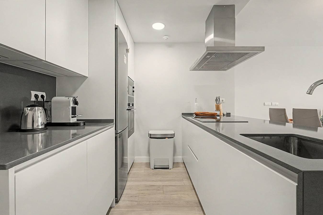 Foto 7 von 23: Apartment 'In Inbisa' mit Meerblick, WLAN und Klimaanlage