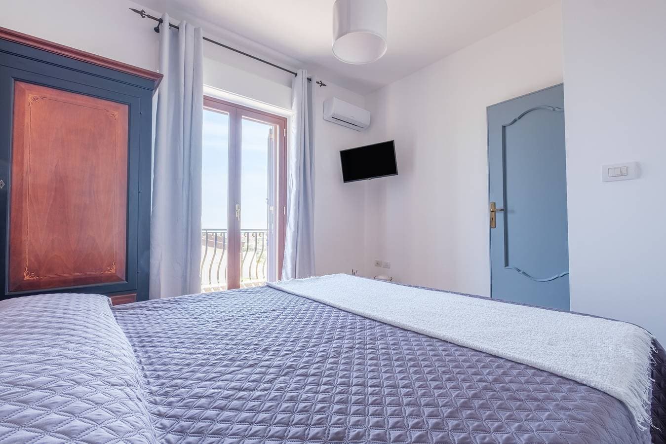 Foto 11 von 24: Ferienwohnung 'Medusa' mit Balkon, WLAN und Klimaanlage