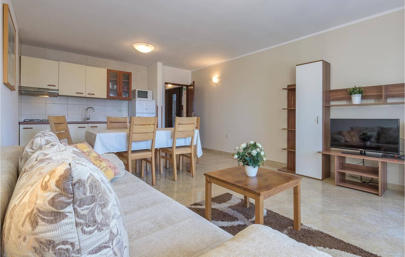 Foto 3 von 29: Reizende 1-Zimmer-Wohnung mit Pool, Terrasse und WLAN in der Nähe des Strandes von Havajka