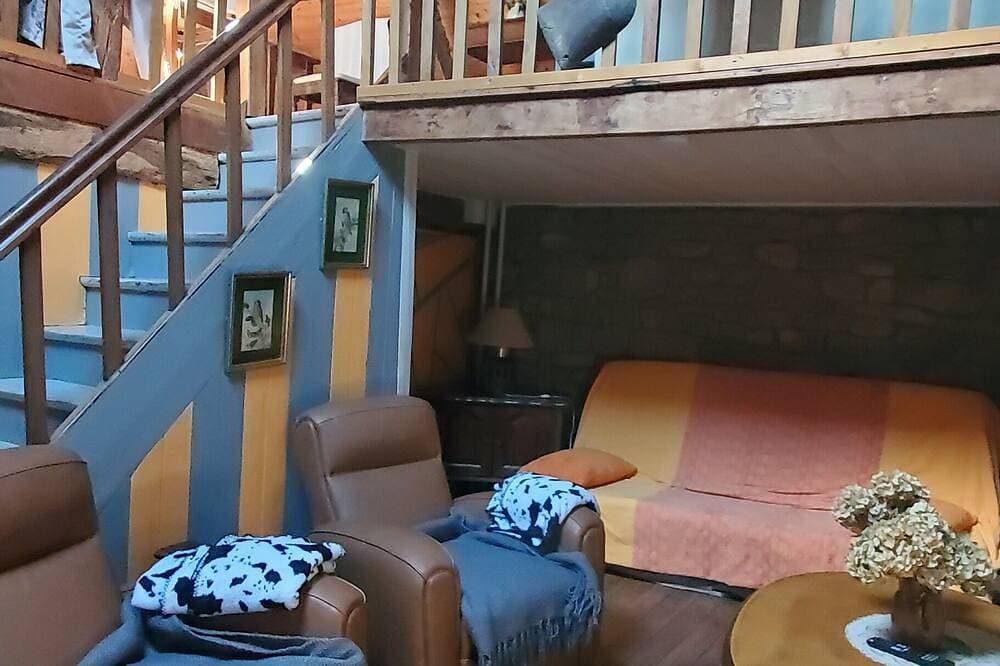 Foto 9 von 21: Quiet gîte on the edge of a forest, ideal for families with pets except cats.