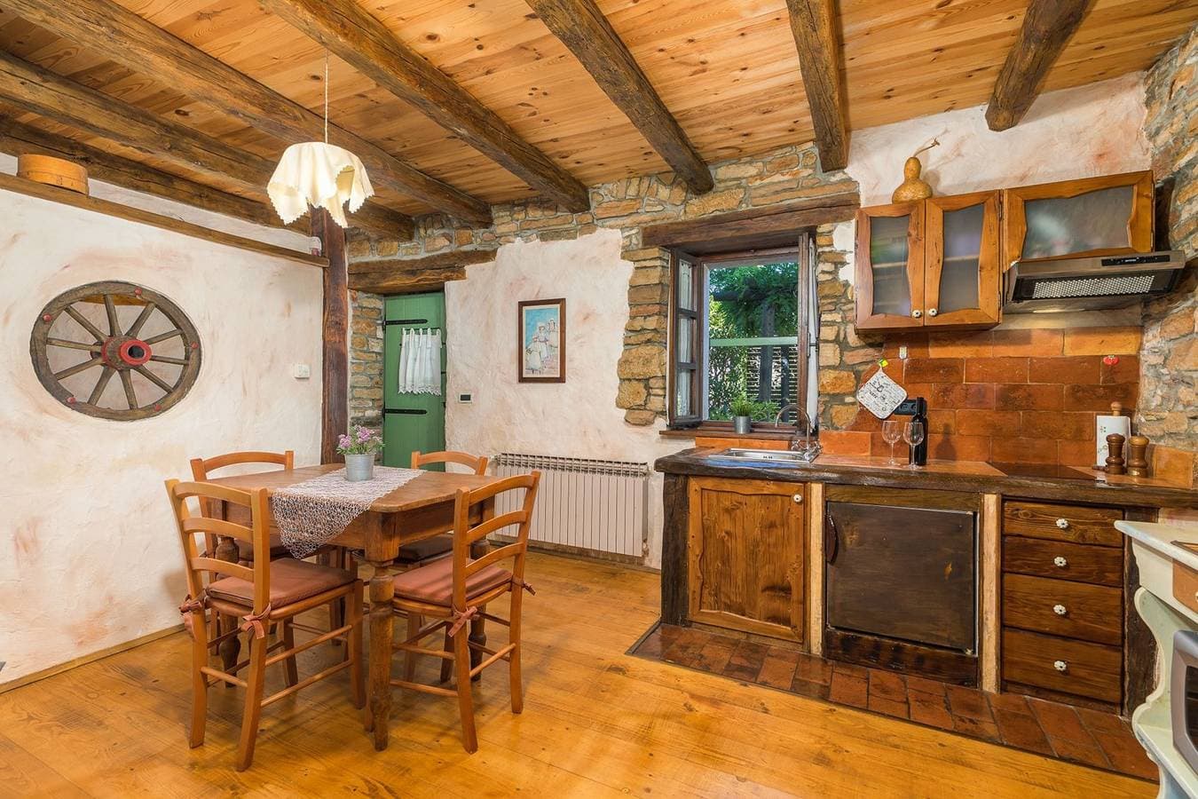 Foto 8 von 46: Villa Dorstari – Charmantes Ferienhaus mit privatem Pool und wunderschönem Garten im Herzen Istriens