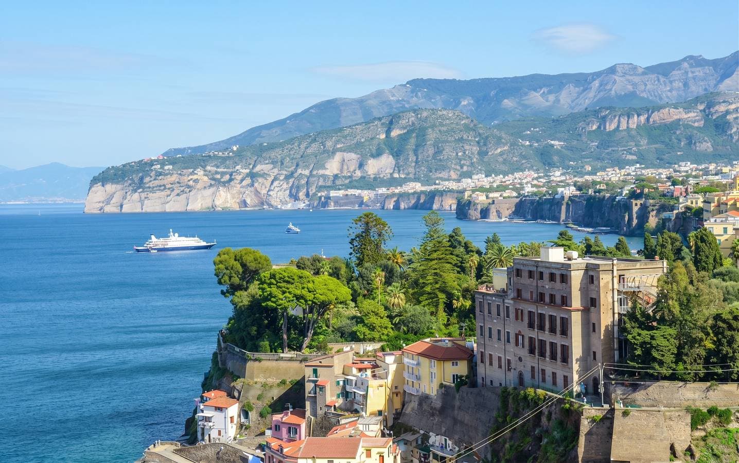 Foto 9 von 12: Charmantes Studio mit Meerblick in Sorrento - 35 qm + Terrasse