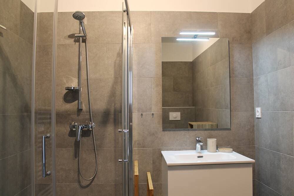 Foto 5 von 12: Appartement Neuf 1ch. Centre Aléria