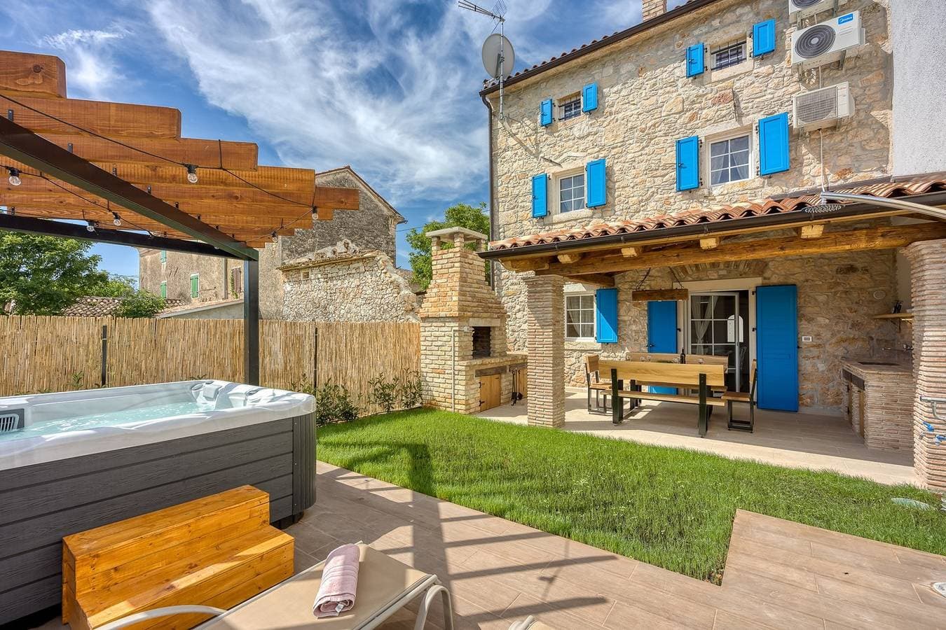 Casa Darel with Whirlpool 1