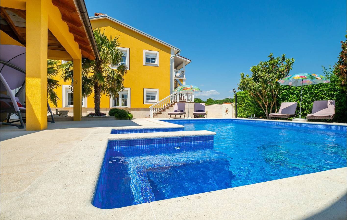 Foto 13 von 35: Gemütliche Ferienwohnung mit Pool, Terrasse und WLAN in der Nähe des Stadtzentrums von Raša