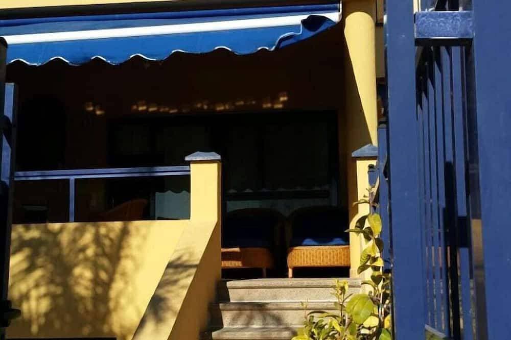 Foto 12 von 24: Very spacious bungalow with terrace, sea views, community pool and jacuzzi.