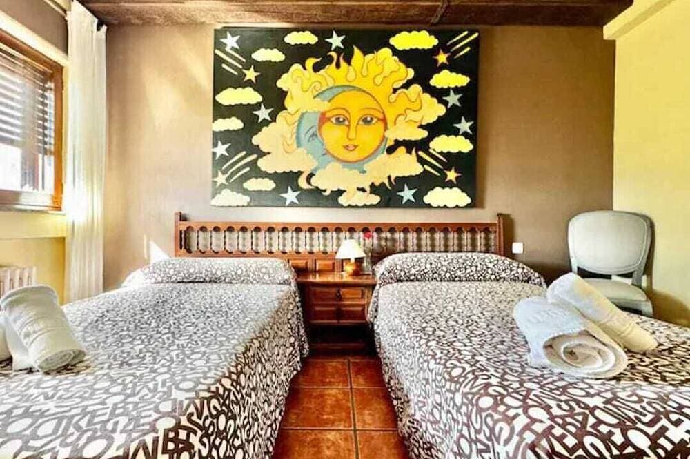 Foto 7 von 30: 7picos-the house in Galapagar. Villa with swimming pool, ideal for family vacations.