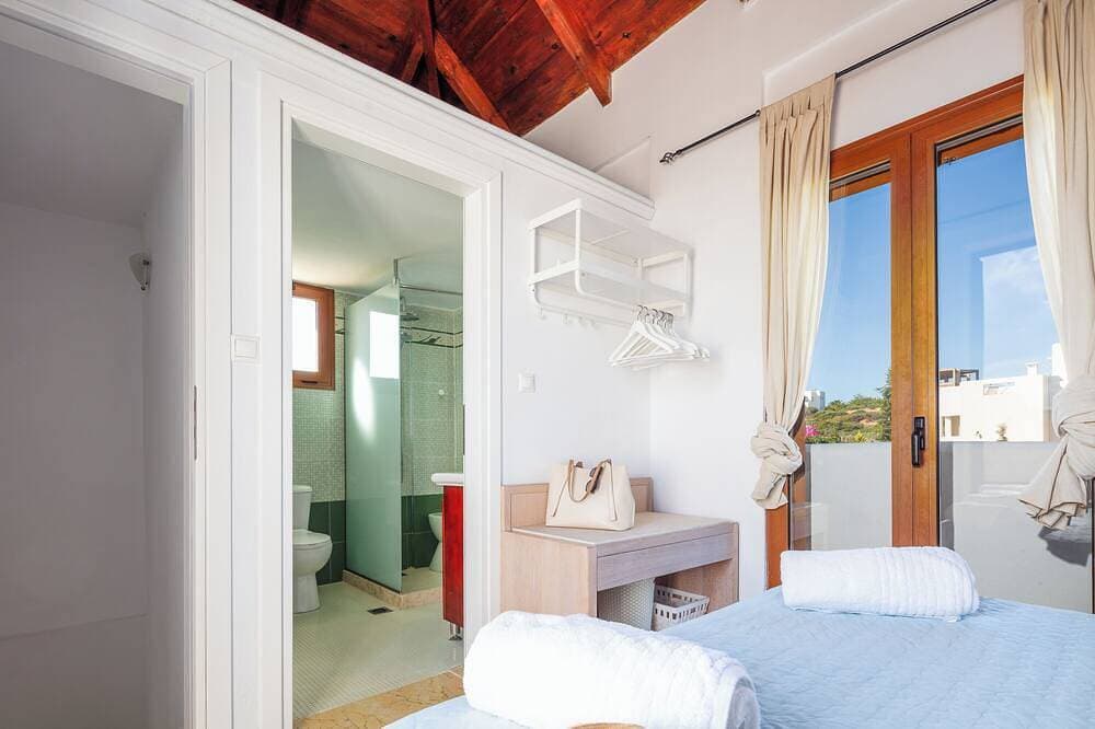 Foto 4 von 30: Villa Aliki – Sea Views & Just 750m from the Beach