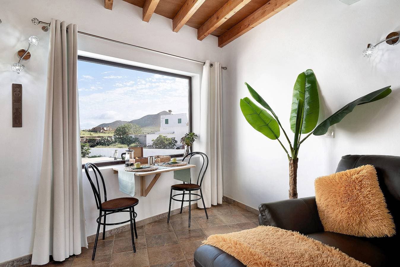 Foto 2 von 15: Ferienhaus 'Guenia I' mit Bergblick, WLAN und Klimaanlage