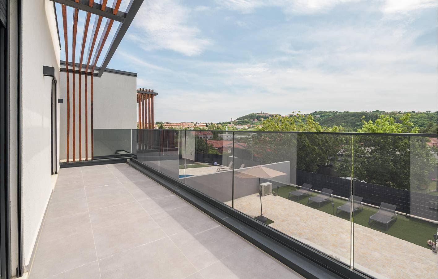 Foto 2 von 22: Gemütliche 2-Zimmer-Wohnung mit Pool und Terrasse in der Nähe des Stadtzentrums